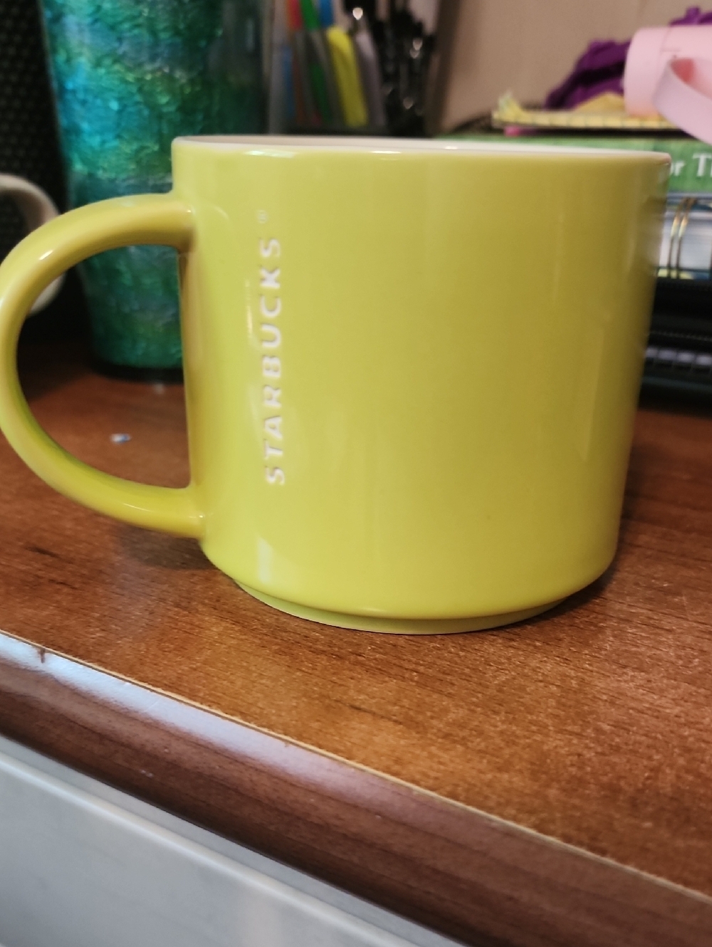 Starbucks coffee Cup Chartruse Green 14 Oz. 2012 Beautiful 😍 Color